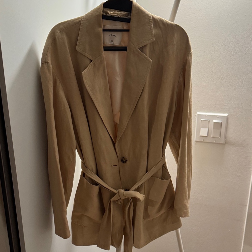 Aritzia Tan Women's Blazer